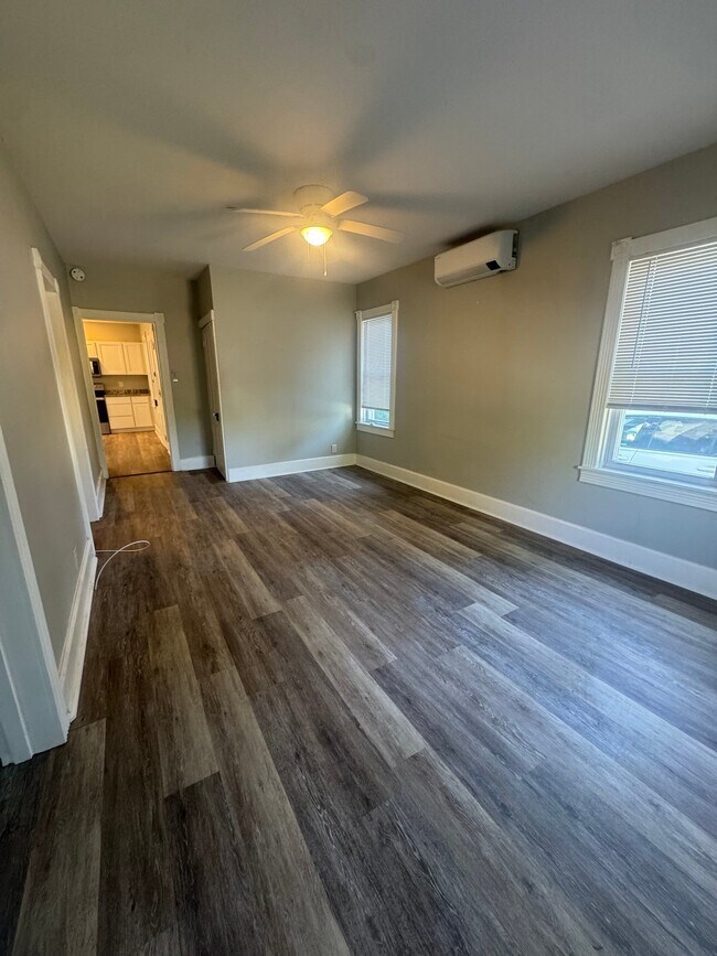 Foto del edificio - 5900 Sullivan Trail