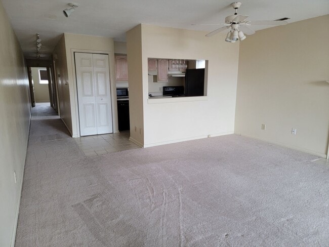 Building Photo - Ocean view condo