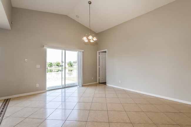 Building Photo - 2347 Topaz Trail