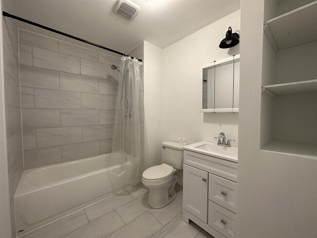 Building Photo - 1802 Pritchard Pl