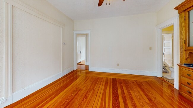 Building Photo - 93 Capen St