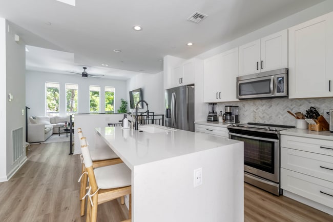 Photo - 723 SE 16th Ct Townhome