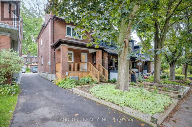 Building Photo - 75 Gainsborough Rd