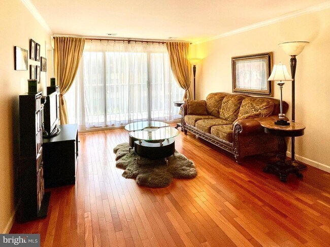 Foto del edificio - 2817 Jermantown Rd