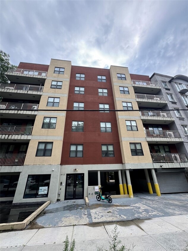 Foto principal - 84-03 Lander St