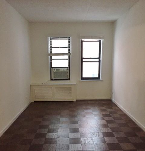 Primary Photo - 235 E 22nd St