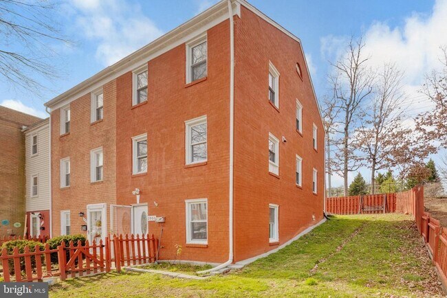 Building Photo - 2900 Williamsburg Ct