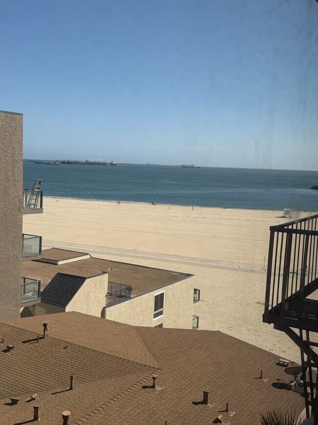 Foto del edificio - 1030 E Ocean Blvd