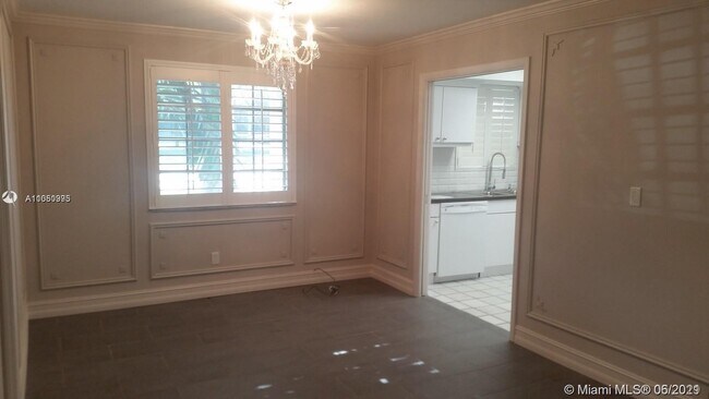 Building Photo - 4985 Ponce de Leon Blvd