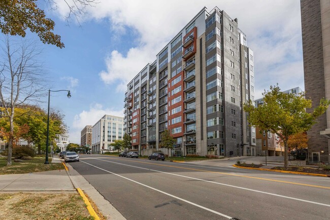 Building Photo - 309 W Washington Ave