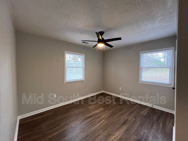 Foto del edificio - 947 Dawn Dr