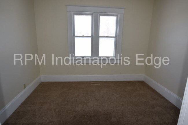 Building Photo - 1065 E 400 N
