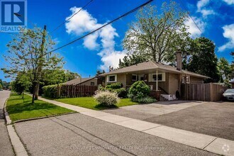 Building Photo - 73 Thornbeck Dr