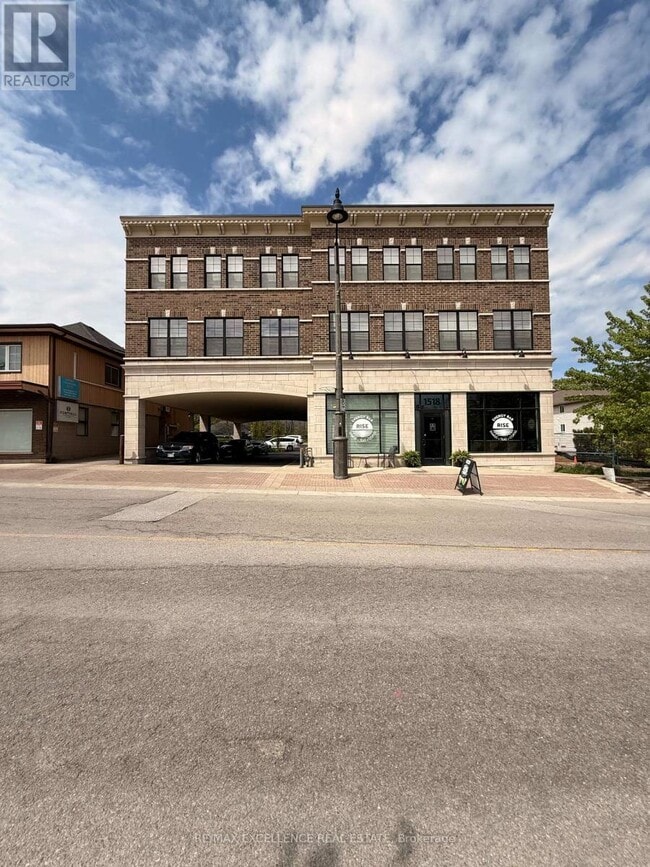 Building Photo - 1518 Pelham St