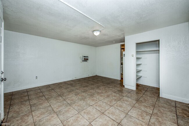 Building Photo - 2445 S 10th St