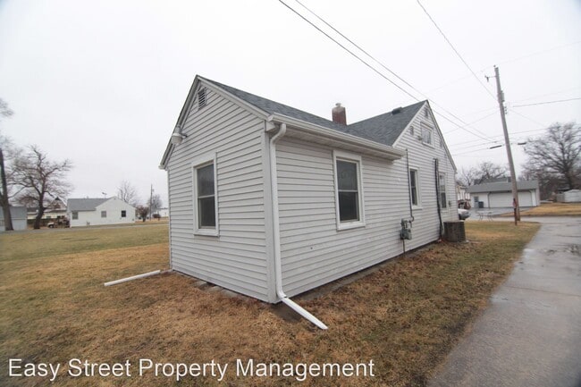 Building Photo - 2 br, 1 bath House - 210 E 3rd Ave.