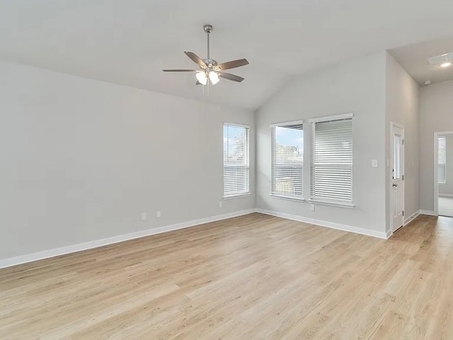 Building Photo - 358 Nespral Dr