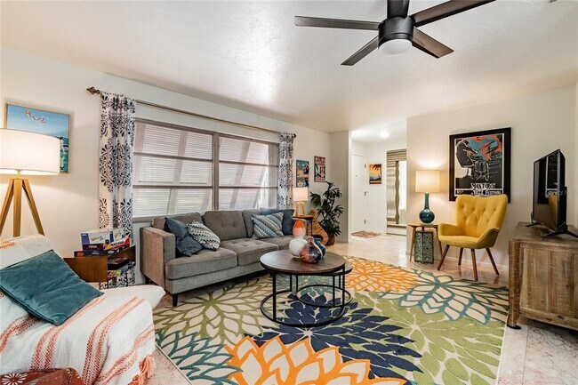 Foto del edificio - 5422 Carmen Ave