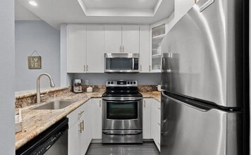 Building Photo - 2202 River Run Dr