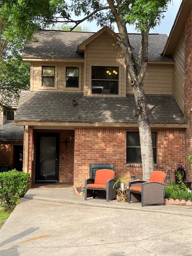 Foto del edificio - 3850 Knollcrest Dr