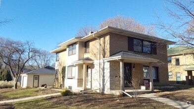 Building Photo - 4401 N Sheffield Ave
