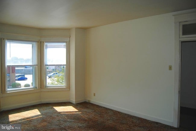 Building Photo - 715 Oak Hill Ave