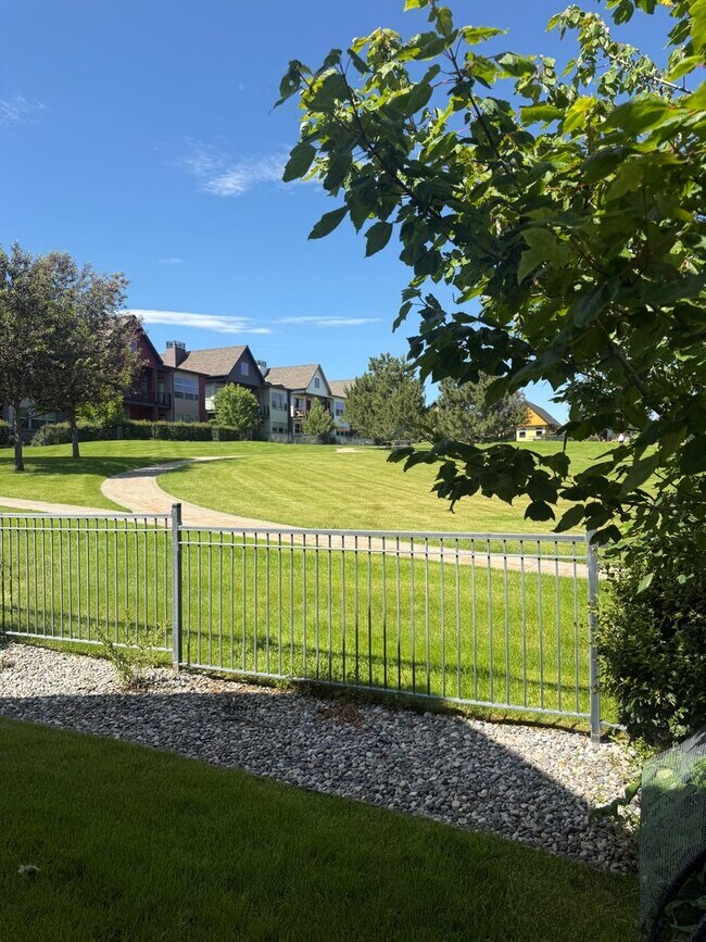 Foto del edificio - Rare Find- Home for Rent in the Knolls Community