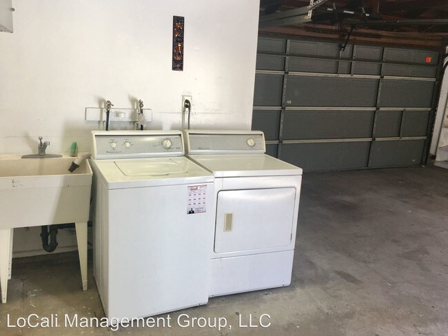 Foto del edificio - 3 br, 2 bath House - 8740 Knott Ave