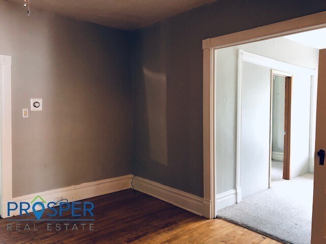 Building Photo - FI909X