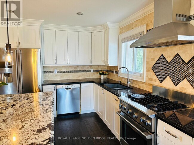 Building Photo - 506 Maple Ave