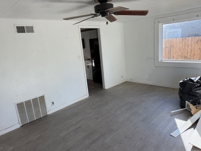 Building Photo - 2527 Riverside Dr