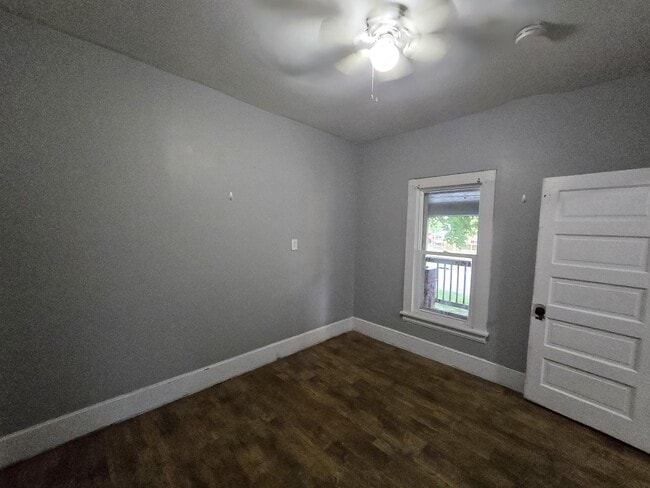 Building Photo - 208 Clay St
