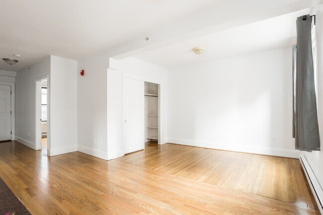 Foto del edificio - 90 Warrenton St