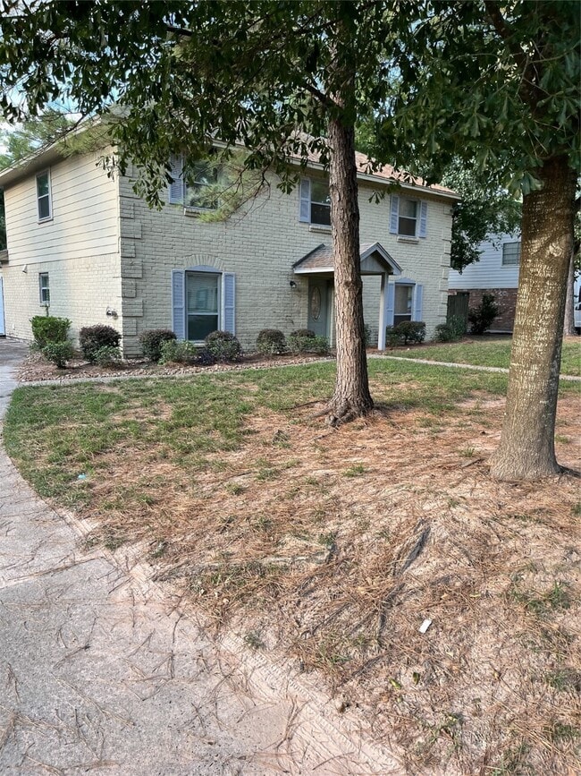 Building Photo - 6302 Hickorycrest Dr