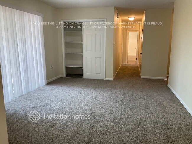 Building Photo - 984 Oak Dr