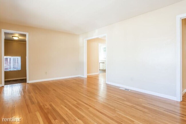 Building Photo - 2 br, 1 bath House - 206 William Reed Dr
