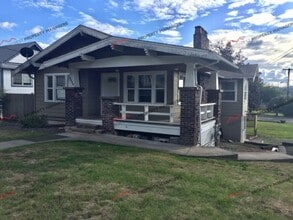 Building Photo - 1713 S Market Blvd