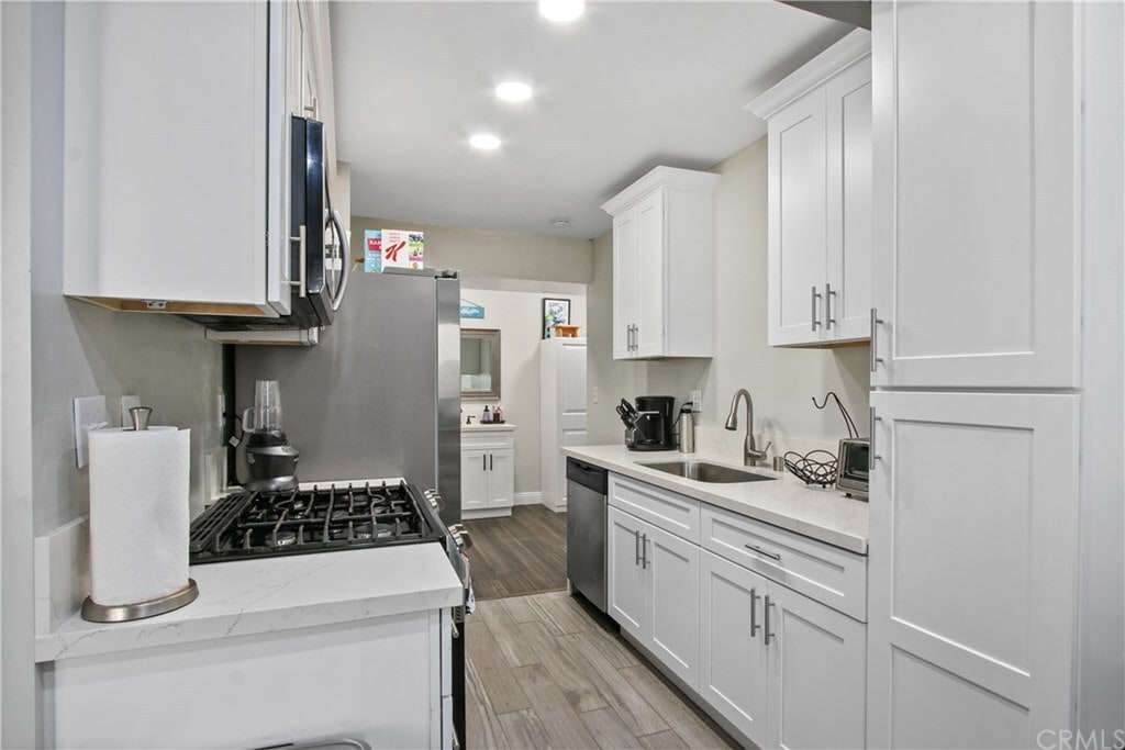 Primary Photo - 1350 W Lambert Rd