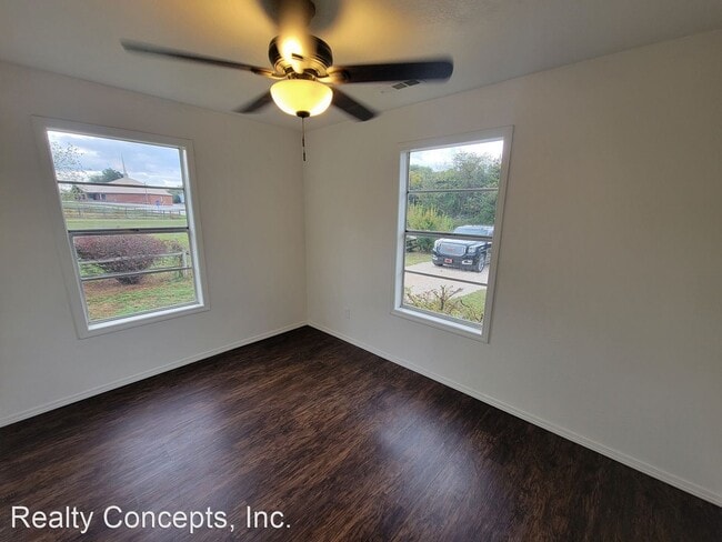 Building Photo - 2 br, 1 bath House - 13332 Hogeye Road
