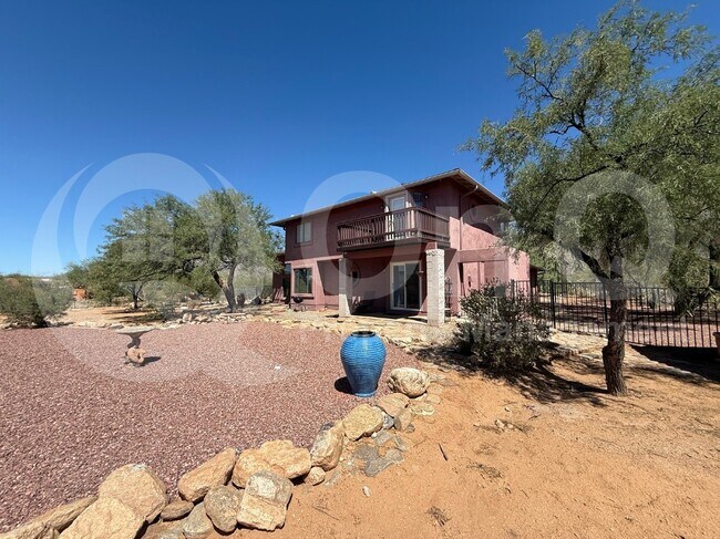 Foto del edificio - 5081 N Bear Canyon Rd