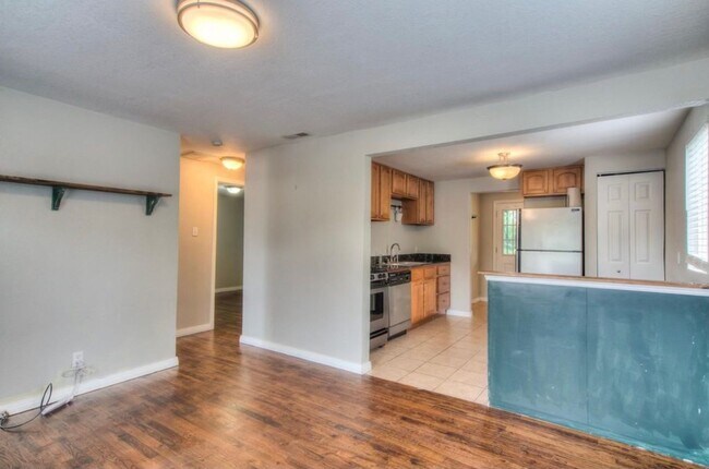 Building Photo - 5560 Otis Ct