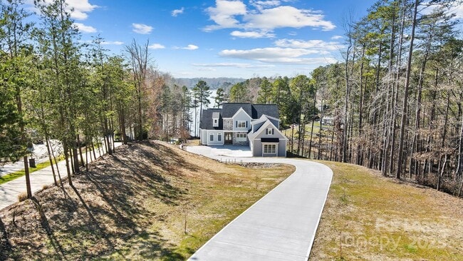 Building Photo - 154 Fox Hunt Dr