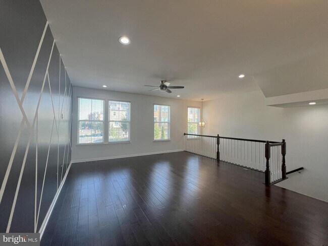 Foto del edificio - 3092 Alan Shepard St