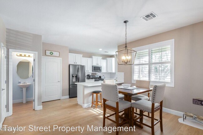 Foto del edificio - 3 br, 2.5 bath House - 4362 E Renee Dr