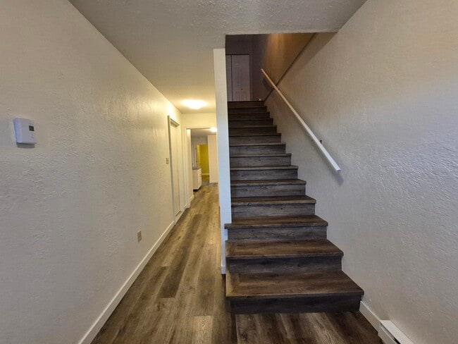 Building Photo - 6162 Somenos Rd