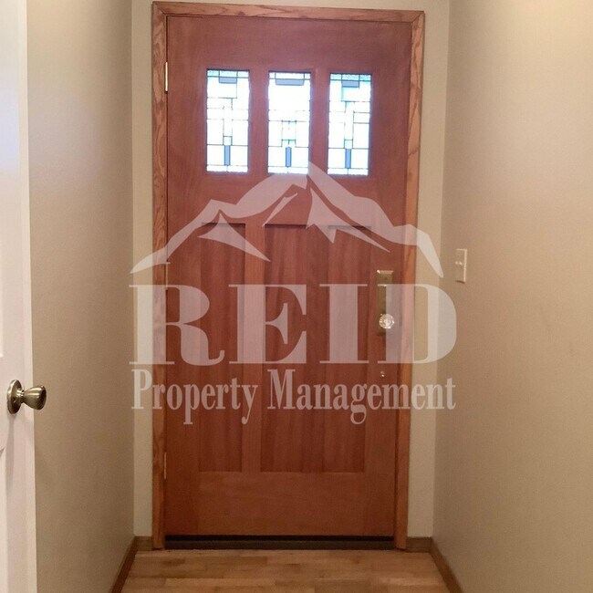 Foto del edificio - Central Kitsap Rambler 3 Bed 1.5 Bath 2 car garage