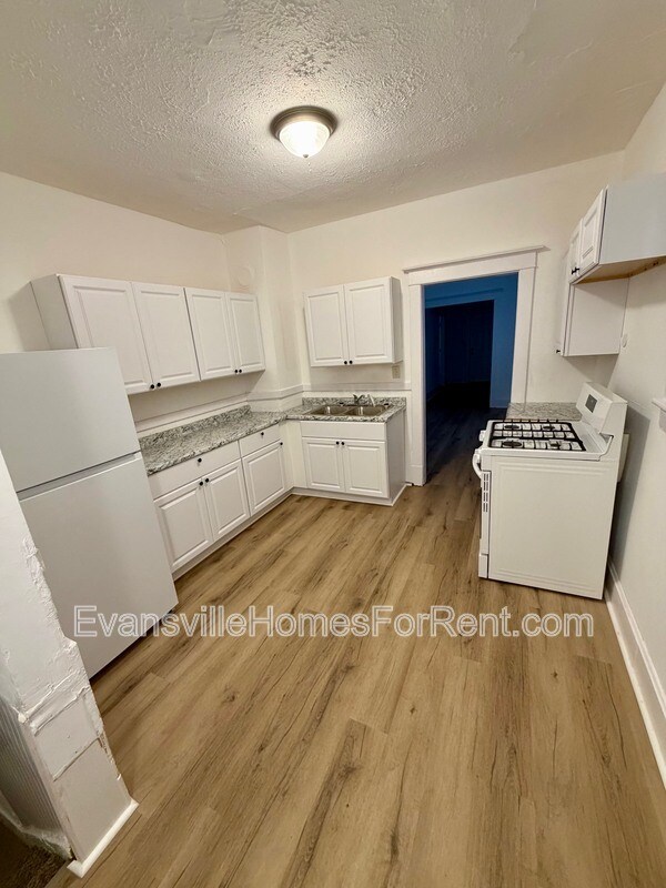 Foto del edificio - 215 W Louisiana St