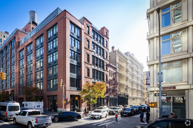Building Photo - 150 Greene St