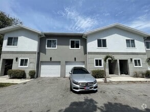 Building Photo - 817 NW 3rd Ave