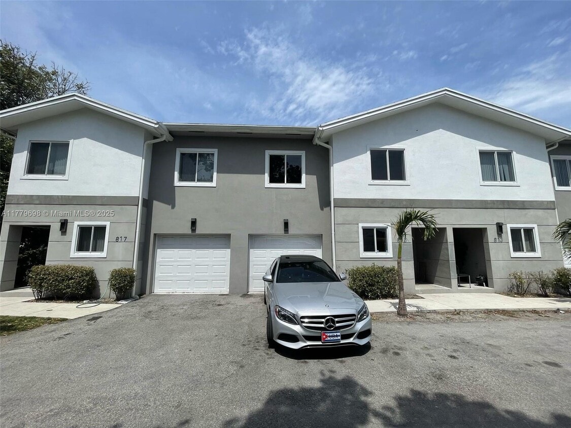 Foto principal - 817 NW 3rd Ave